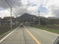 �E�ɋȂ���